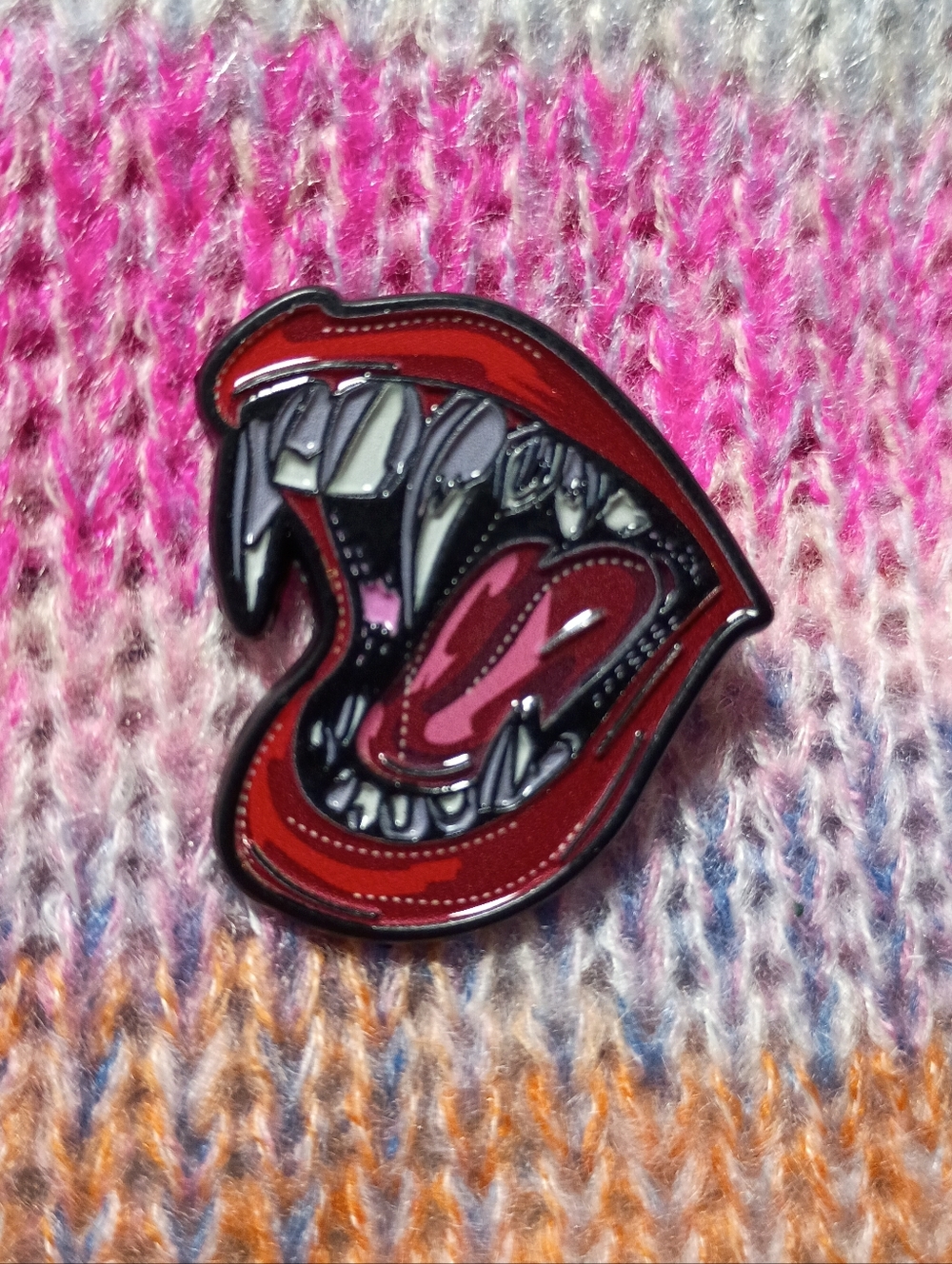 Red Lips Vampire Fang Metal Lapel Pin Bloody Horror Anime Manga Goth Punk Drip